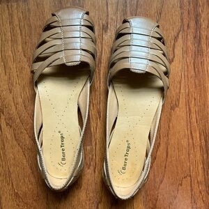 BareTrap Elton Huarache Sandals